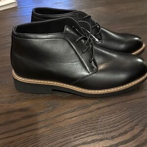 Boy’s Black Deer Stag Leather Chukka Boots Size 5 Brand New